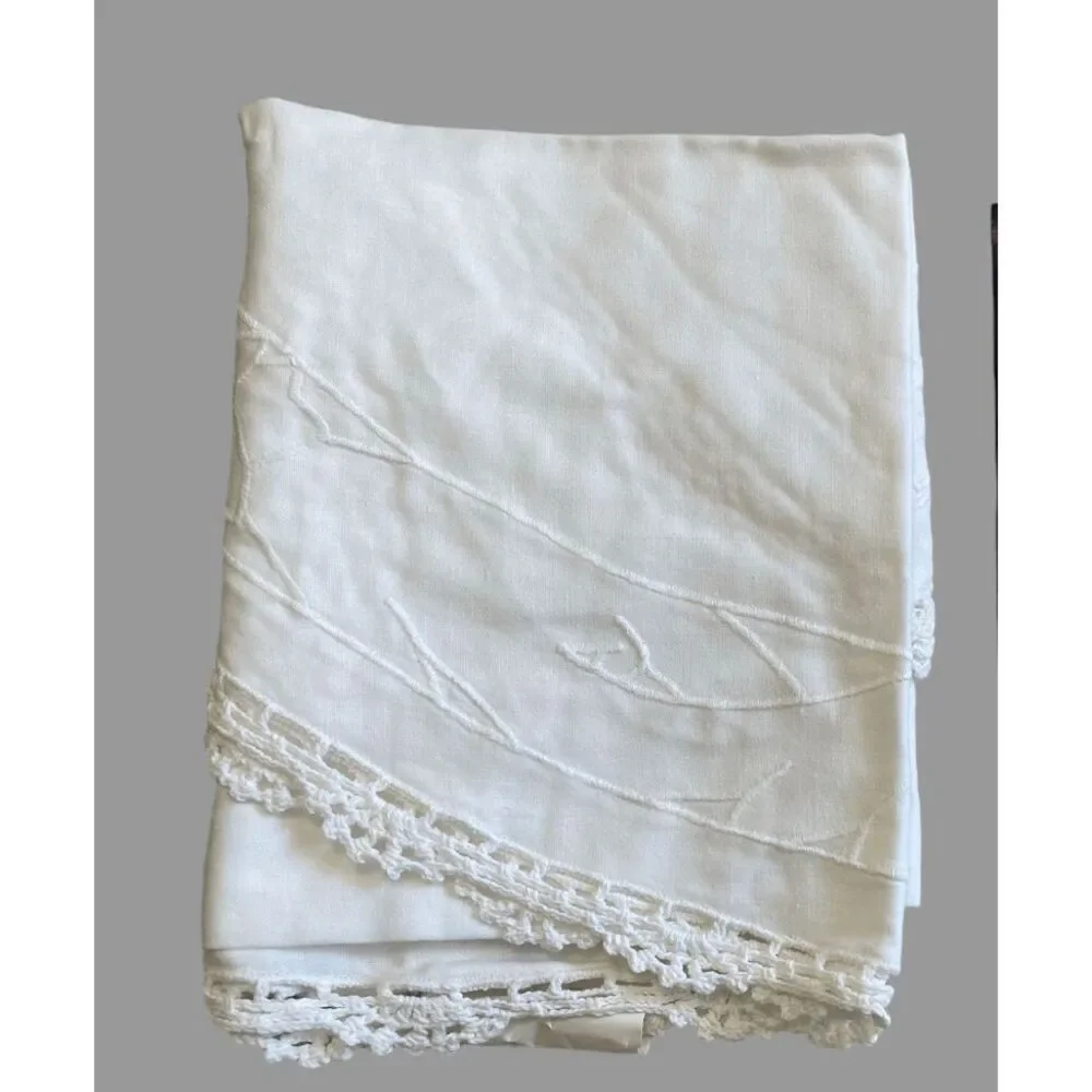 NWT Vintage Hand Made White Lace Topper 